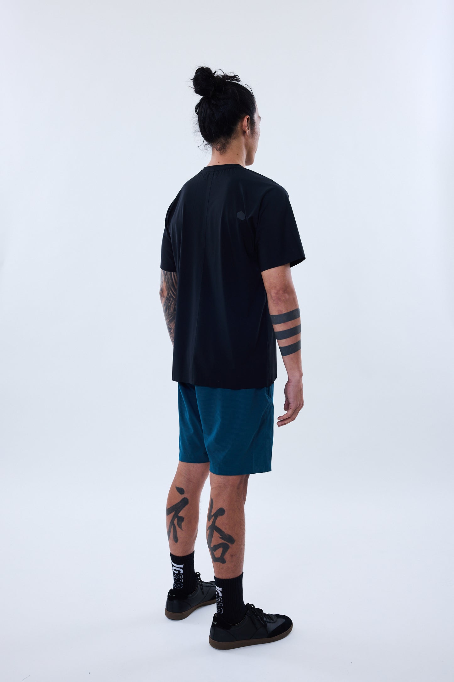 CAI-T1-01 T恤 / 黑色